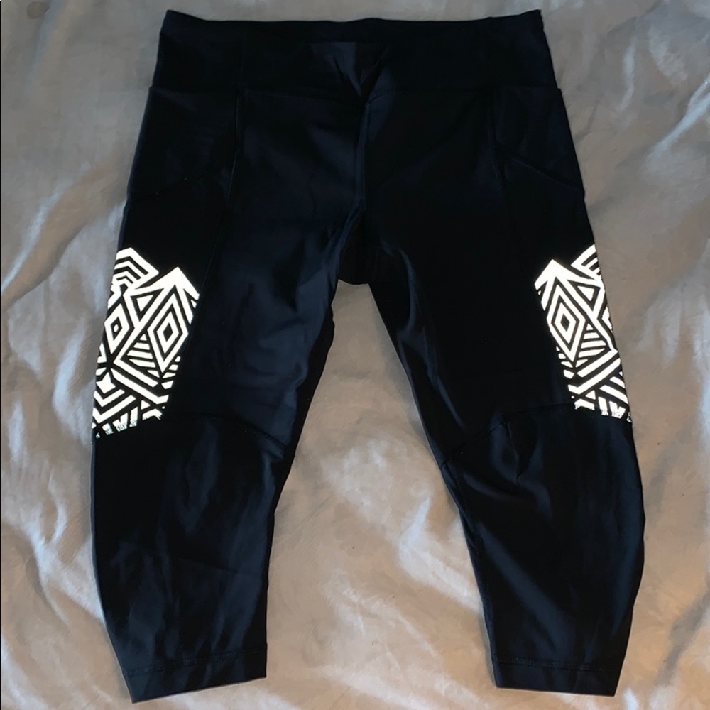 Lululemon leggings crop Black Tribal size 10